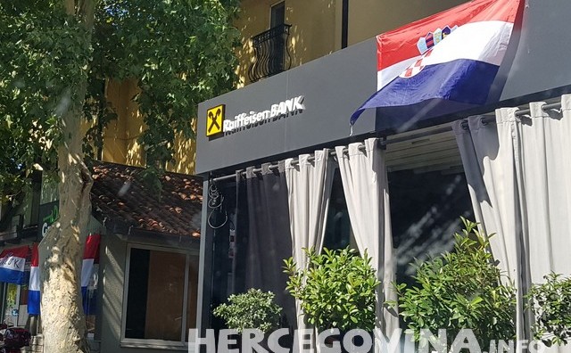 Čitluk okićen trobojnicama čeka utakmicu Hrvatska-Rusija