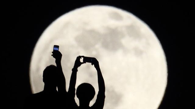 Ne propustite astronomski događaj godine: Večeras će na nebu biti vidljiva najduža pomrčina Mjeseca