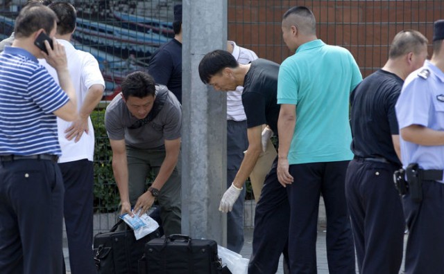 Drama ispred američkog veleposlanstva u Pekingu: Žena se pokušala zapaliti?