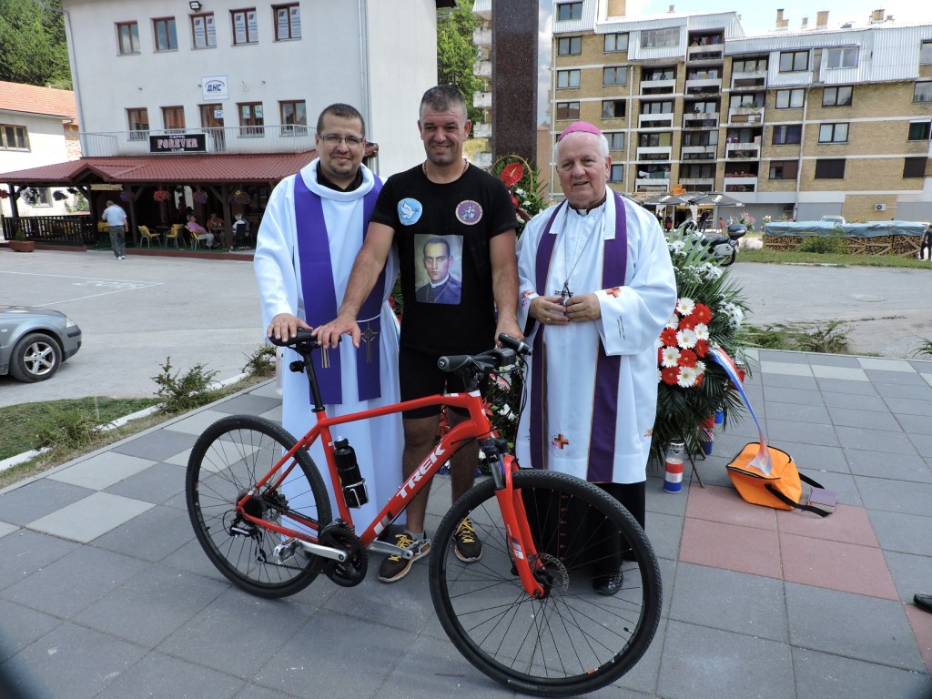 Biciklom od Labina Dalmatinskog do Bosanskog Grahova u čast poginulih branitelja