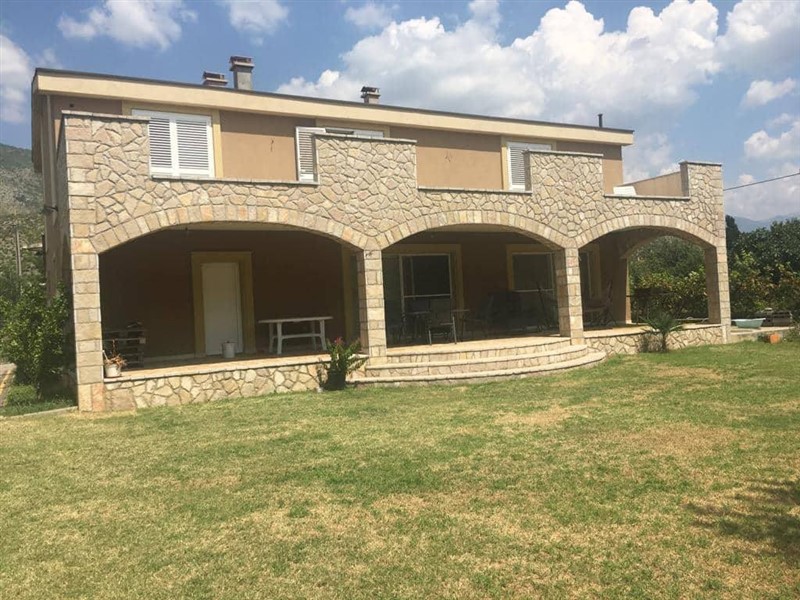 Prodaje se luksuzna kuća u Raštanima kod Mostara