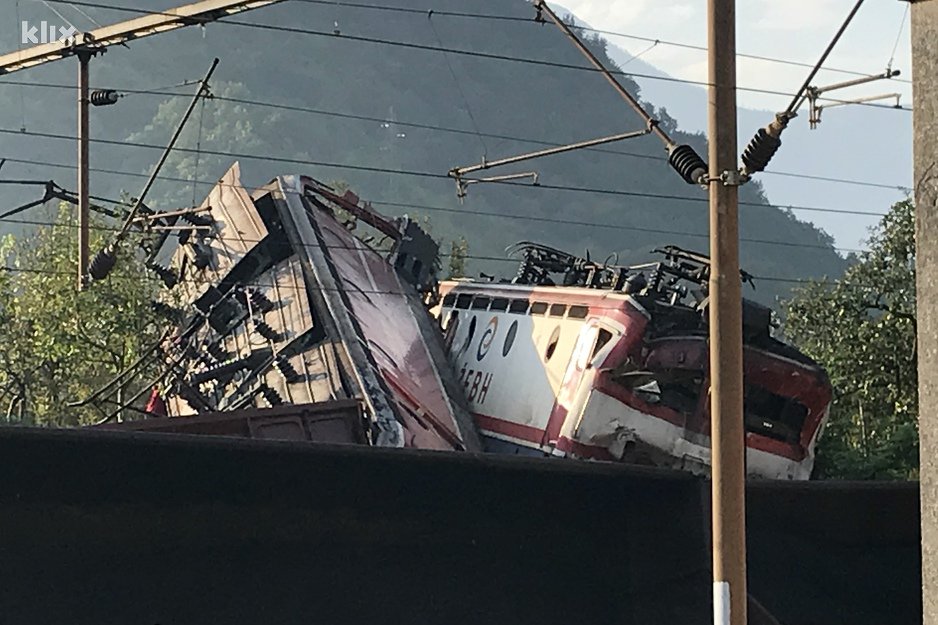 Utvrđuje se uzrok frontalnog sudara vlakova kod Jablanice