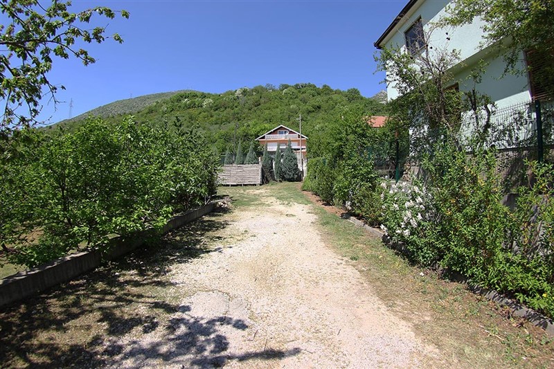Prodaje se zemljište u Orlacu