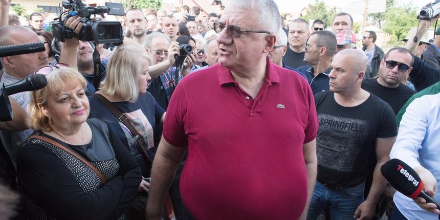 Šešelj ne odustaje od pravne bitke: Traži mogućnost žalbe na presudu od deset godina zatvora