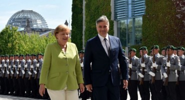 Angela Merkel, Denis Zvizdić