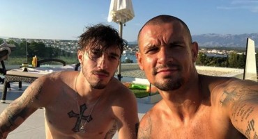 Vatreni se i dalje odmaraju: Lovren i Vrsaljko pozirali zajedno