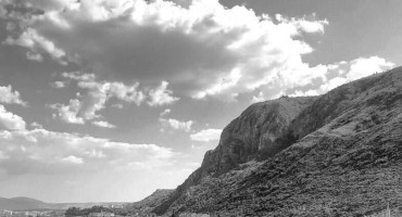 Mostarac bez dlake na jeziku: Jao nje i glave! Vidi joj haljine majkee ti!