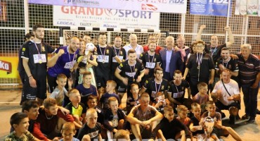 Pogledajte kako nogometaši Balinovca slave osvajanje Lige Hercegovine