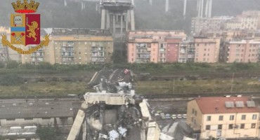 Zastrašujući prizori: Srušio se vijadukt na autocesti kod Genove, ima puno mrtvih i ozlijeđenih