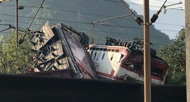 Detalji velike željezničke nesreće kod Jablanice: Mještani skoro sat pokušavali izvući tijelo stradale osobe
