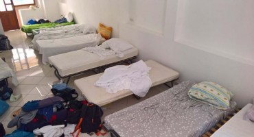 Pogledajte gdje spava 9 Ljubušaka dok rade kao sezonci u Makarskoj