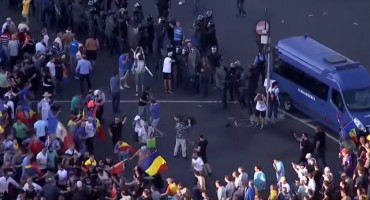 Rumunjski anti-vladini prosvjedi prerasli u sukobe s policijom