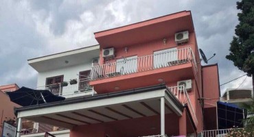 Prodaje se kuća u Neumu