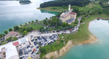 Velimir Velo Raspudić: Rama