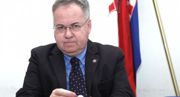 Poznati novinar prijavio prijetnje smrću: 'Poslana mi je poruka u kojoj ustaša drži zaklanu glavu Srbina'