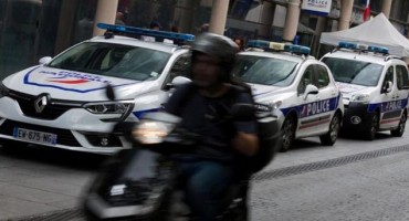 policija pariz