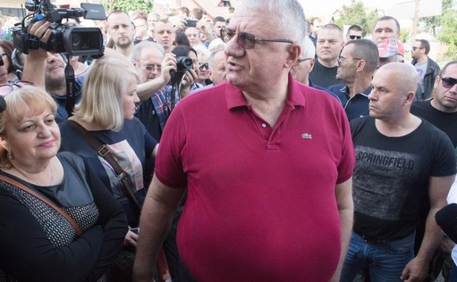 Zašto Srbija ne odgovara u slučaju Šešelj?