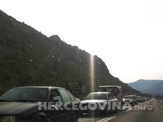 Teška prometna nesreća u Sutini kod Mostara