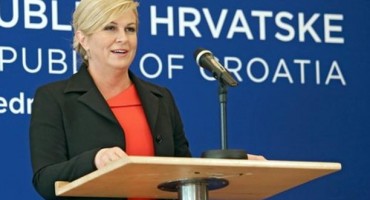 HAZ FBiH: Neprimjereni plakati s fotomontažom Grabar-Kitarović