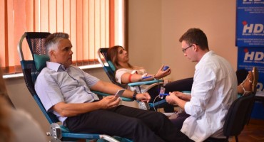 U Domu HDZ-a BiH organizirana akcija darivanja krvi