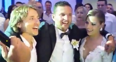 Hit na društvrnim mrežama: Luka Modrić pjeva na svadbi u Hercegovini