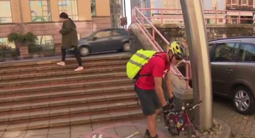 Ovaj tata će voziti oko 350 kilometara na rozom biciklu svoje preminule kćerkice u dobrotvorne svrhe