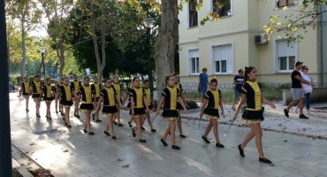 Mostarske mažoretkinje