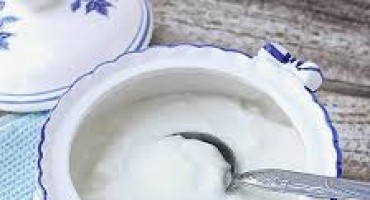 BEAUTY SAVEZNIK: Kako jogurt utiče na našu kožu