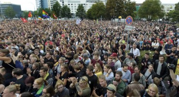 65.000 ljudi na prosvjedu: 'Merkel je kriva za nasilje ekstremne desnice'