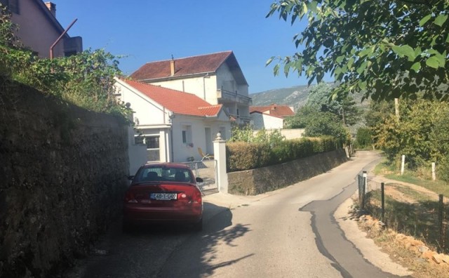 Prodaje se prizemna kuća u Mostaru