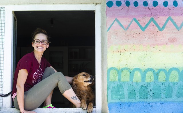 Umjetnica zamijenila Livno životom na planini s 40 pasa