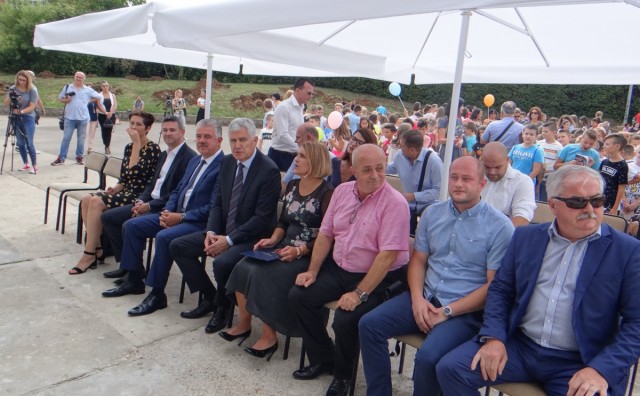 Mostar, škola
