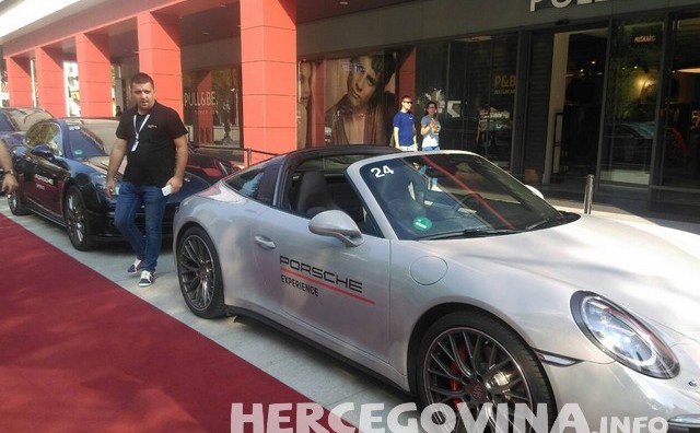 Građani Mostara uživali u razgledavanju Porschea