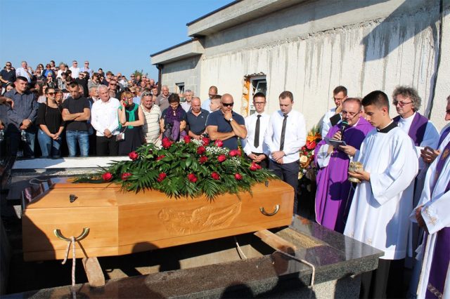 Stolac: Veliko mnoštvo vjernika na ispraćaju don Damjana Raguža