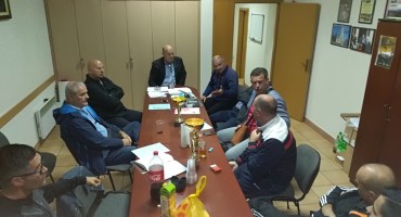 hvidra mostar, Hvidra turnir