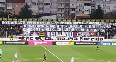 Torcida odala počast heroju Vukovara Blagi Zadri i oduševila stadion u Kranjčevićevoj