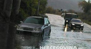 Kiša kao i uvijek zadaje glavobolju Mostarcima