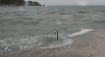 Nestala dvojica surfera u moru kod Umaga