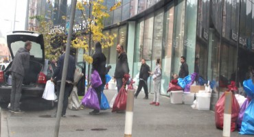 Članovi biračkih odbora u Tuzli glasačke listiće vozili kući?!