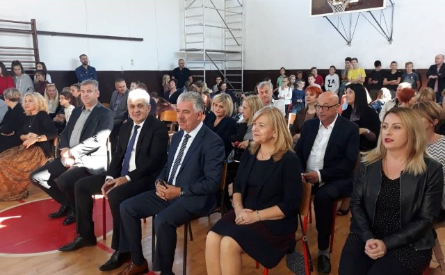 Mostar: Obnovljena škola  u Ilićima