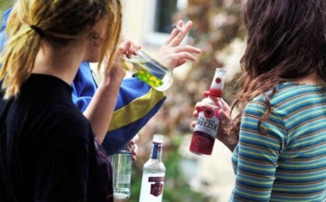 Najviše ovisni o cigaretama, alkoholu te online igrama