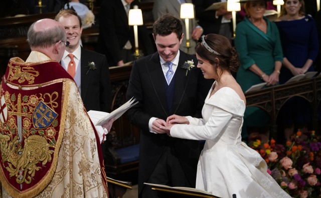 Drugo kraljevsko vjenčanje ove godine: Udala se princeza Eugenie, unuka kraljice Elizabete