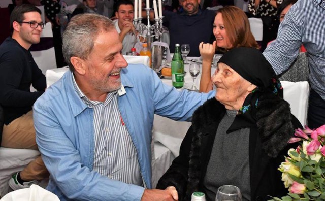 Najstarija ramska baka proslavila 100. rođendan, cvijeće od Bandića