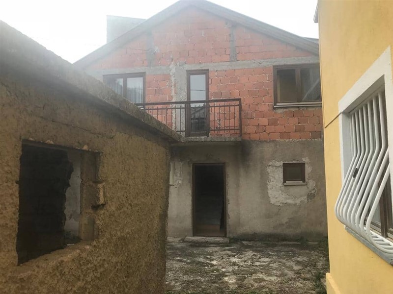 Mostar: Prodaje se kuća na kat