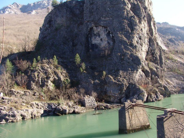 Priče kroz Mostar i Hercegovinu: Tajna spomen-ploča i zaboravljeni most