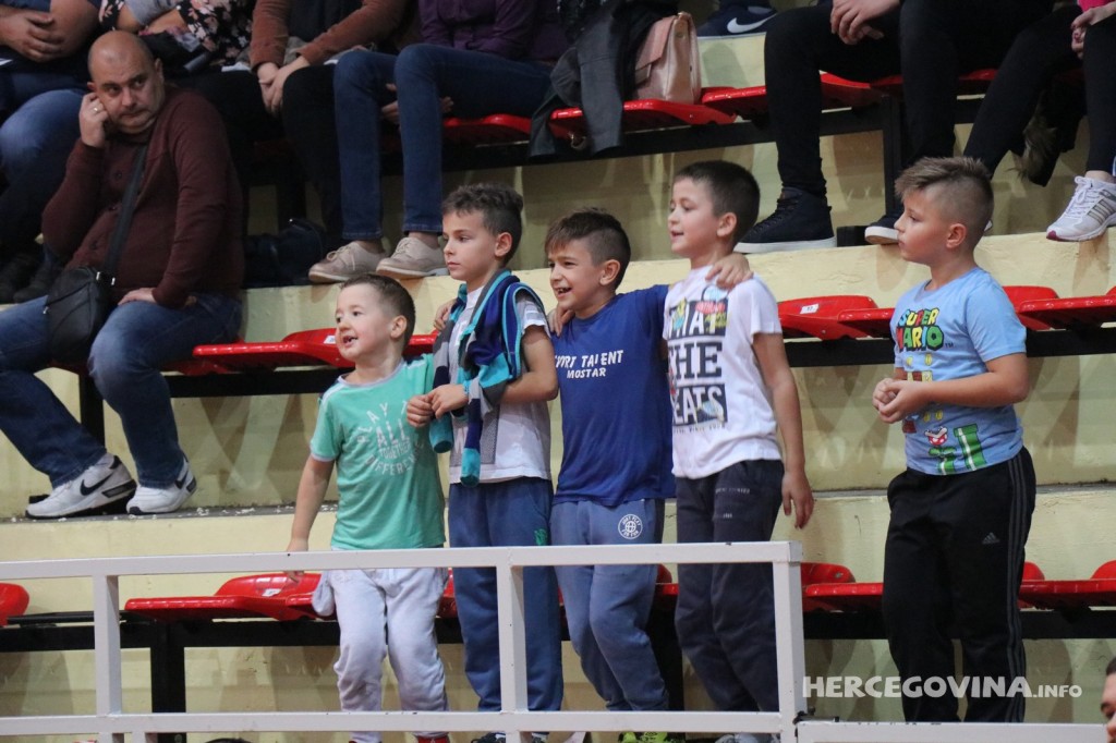 HKK Zrinjski: Pogledajte kako je bilo u dvorani na utakmici protiv Primorske