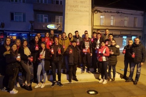 Paljenjem svijeća u Tomislavgradu i Livnu obilježeno sjećanje na žrtvu Vukovara