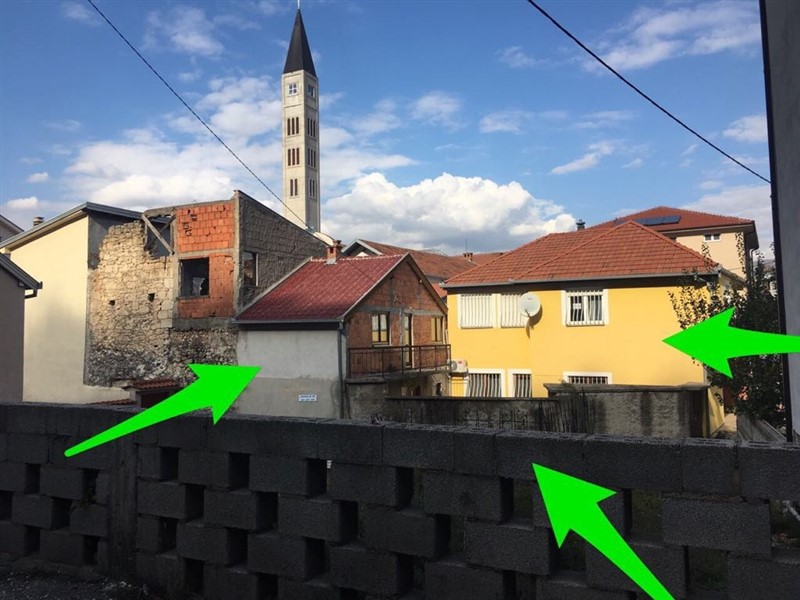 Prodaje se posjed (plac) sa kućom u Mostaru