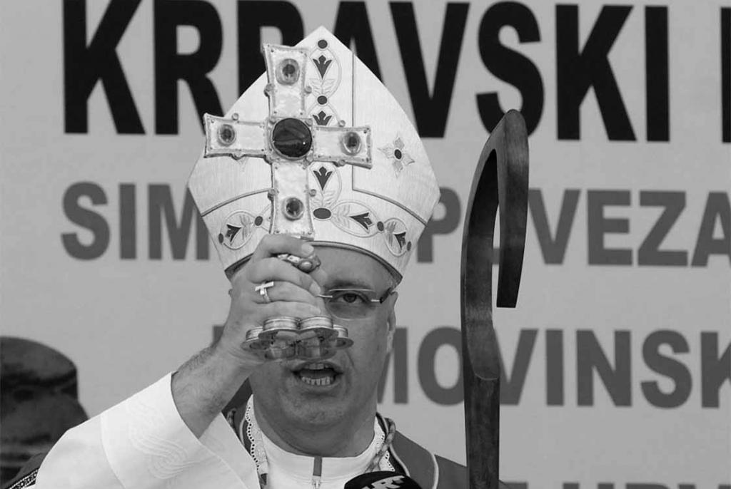 'Željezni' biskup koji se ne libi političarima sve sasuti u lice čest je gost u Hrvatskoj. Tko je Egidije Živković?