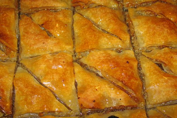 Tuzlaci prave najveću baklavu na svijetu!